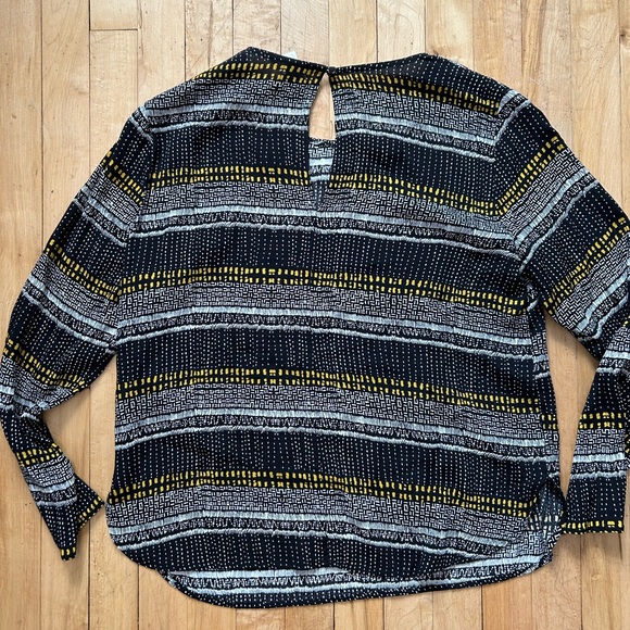 H&M Printed Chiffon Top - Picture 2 of 4